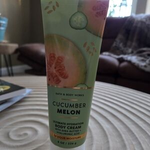 Bath & Body Works Cucumber Melon Body Cream - Green and Orange